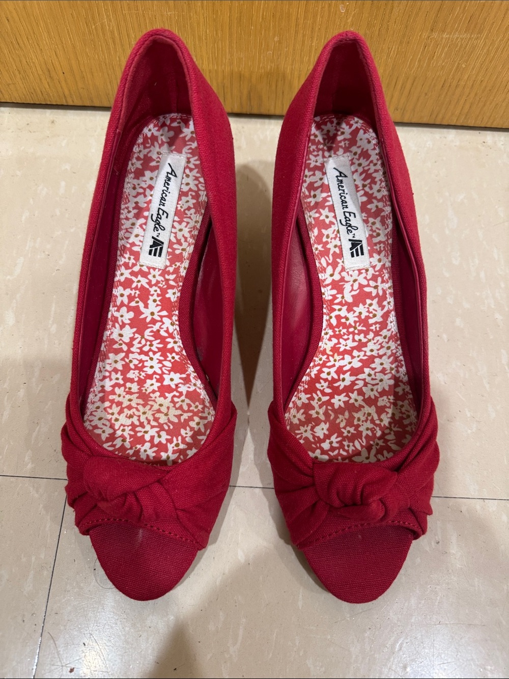 American Eagle Red Bow Peep Toe Heels Size 9